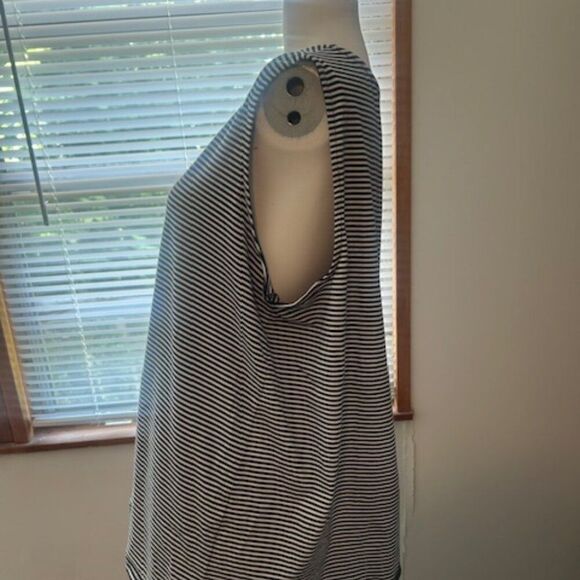 J. Jill Black/White Stripe Knit tank top, size 2X - Picture 2 of 4